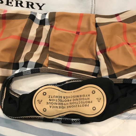 Burberry checkered 2 piece bathing suit, size large never worn - Picture 4 of 7